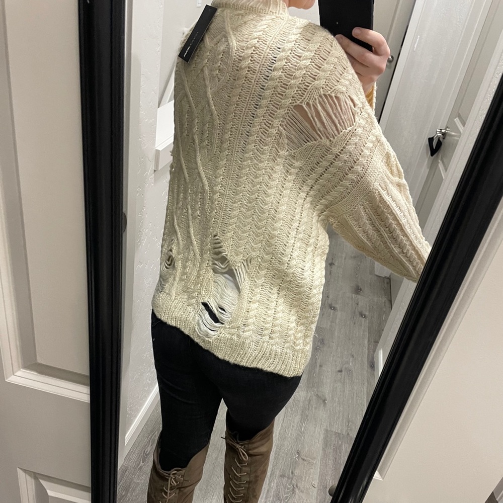 Sweater - Picture 2 of 4